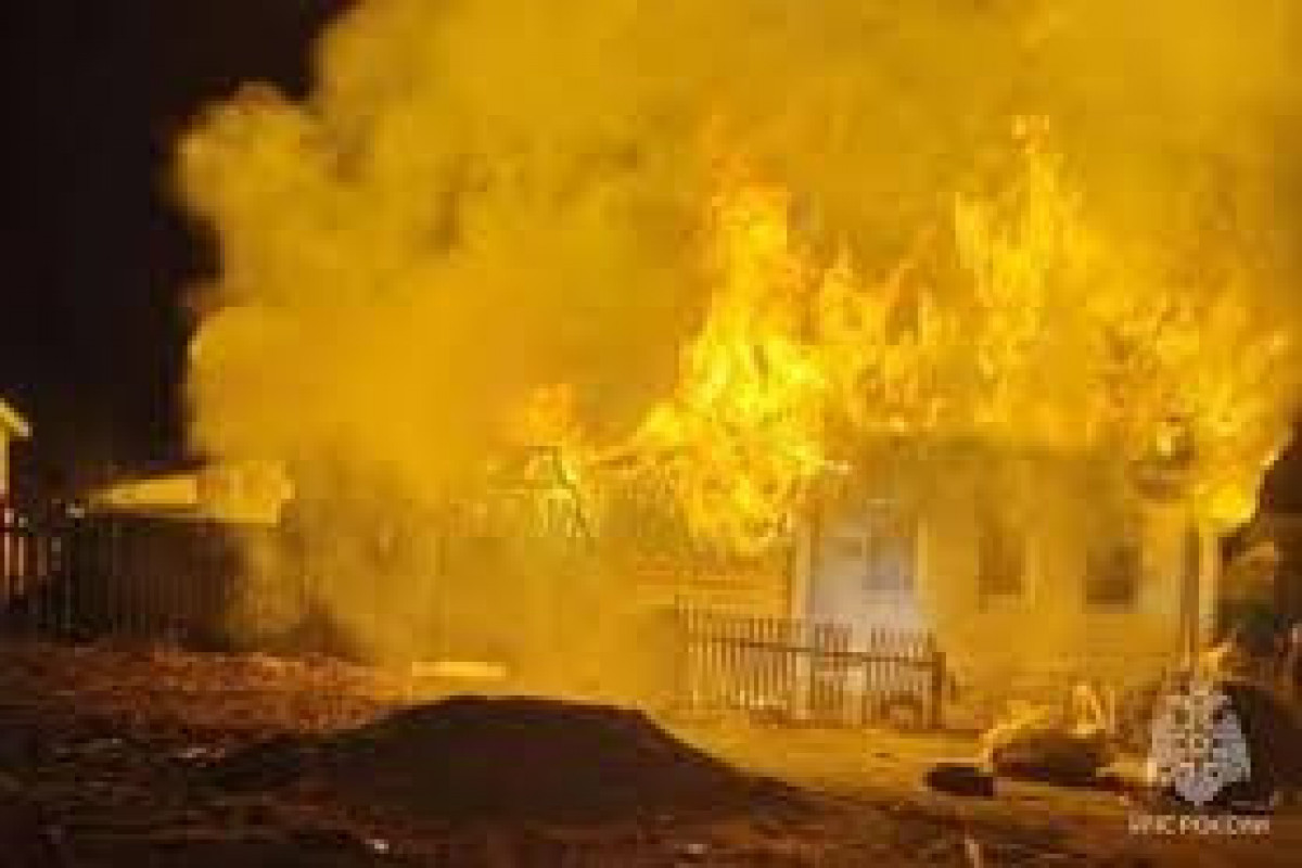 В России четыре ребенка погибли при пожаре в частном доме