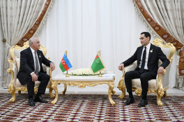 Али Асадов встретился с президентом Туркменистана