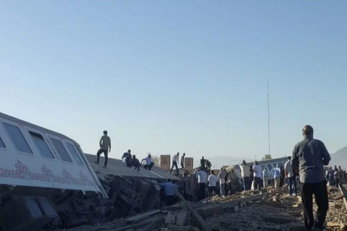 В Иране поезд сошёл с рельсов, пострадали 30 человек