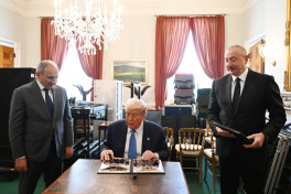 Дональд Трамп, Ильхам Алиев и Никол Пашинян провели трехстороннюю встречу-ВИДЕО -ОБНОВЛЕНО 