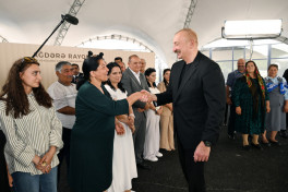 Президент Ильхам Алиев и первая леди Мехрибан Алиева встретились с жителями сел Венгли и Колатаг Агдеринского района-ВИДЕО -ОБНОВЛЕНО 