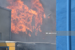Пожар на заводе по производству красок в поселке Ашагы Гюздек потушен-ОБНОВЛЕНО-5 -ФОТО -ВИДЕО 