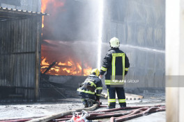 Пожар на заводе по производству красок в поселке Ашагы Гюздек потушен-ОБНОВЛЕНО-5 -ФОТО -ВИДЕО 