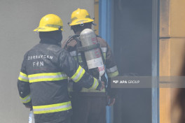 Госслужба: Пожар на заводе по производству красок в поселке Ашагы Гюздек охватил 1 га