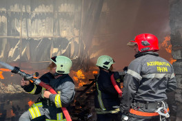 Пожар в ТЦ «Садарак» вновь усилился-ОБНОВЛЕНО-7-ВИДЕО 