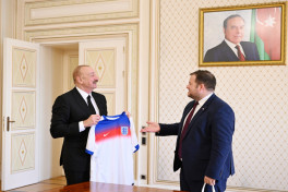 Президент Ильхам Алиев принял госминистра Британии