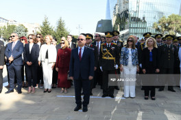 В честь Дня Победы Турции посещен Мемориал турецким воинам в Баку-ФОТО 