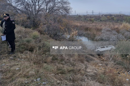 В Азербайджане микроавтобус опрокинулся в водоканал, 12 человек пострадали - ФОТО -ОБНОВЛЕНО-1 
