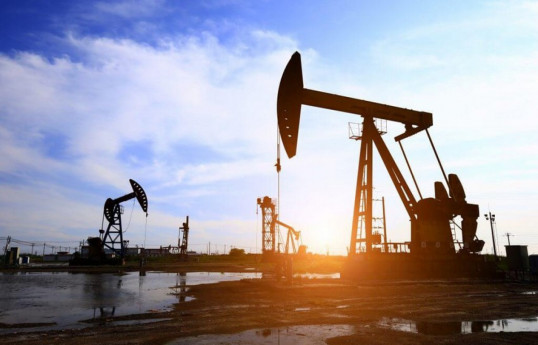 Цена на нефть приблизилась к 64 долларам