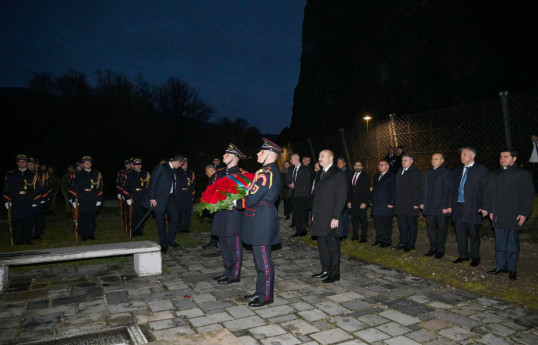Президенты Азербайджана и Словакии посетили мемориал «Ворота Свободы» в Братиславе