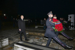 Президенты Азербайджана и Словакии посетили мемориал «Ворота Свободы» в Братиславе