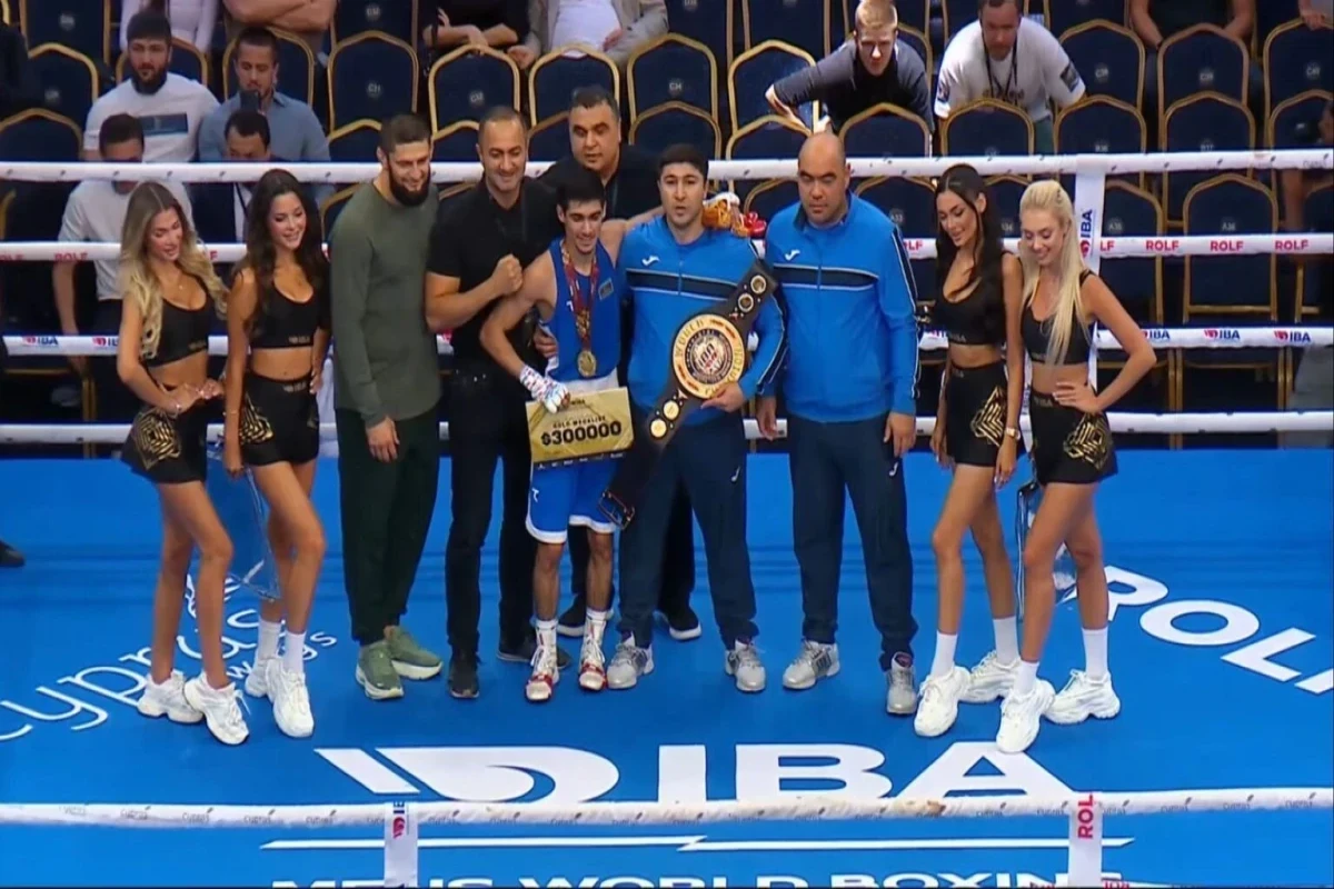 Азербайджанский боксёр, победив армянского соперника, стал чемпионом  мира