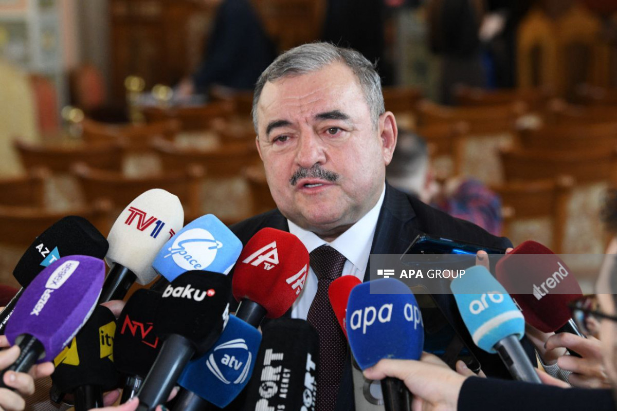 вице-президент ЗАО «Азербайджанские авиалинии» (AZAL) Ильхам Амиров