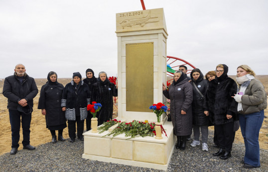 В годовщину трагедии рейса J2-8243 почтена память погибших в Актау - ФОТО 