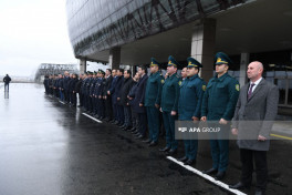 Минутой молчания почтена память погибших в результате крушения самолета AZAL-ФОТО 