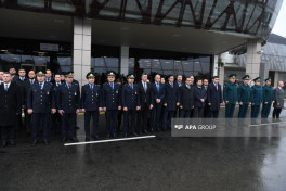 Минутой молчания почтена память погибших в результате крушения самолета AZAL-ФОТО 