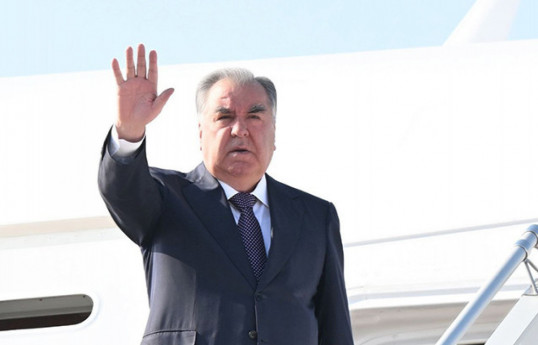 Президент Таджикистана прибыл с визитом в Азербайджан