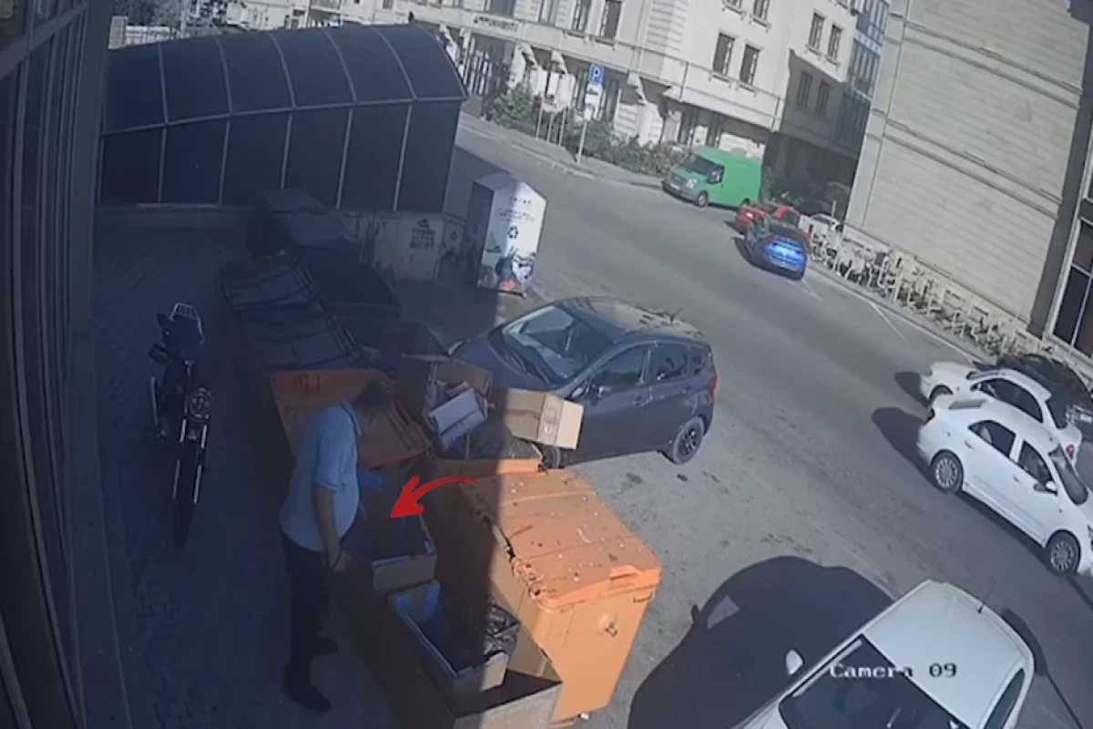 Непотушенный окурок стал причиной пожара в Баку - ВИДЕО 