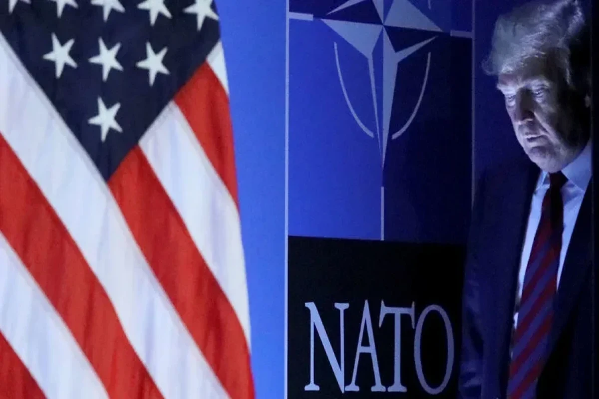 СМИ: Трамп намерен отказаться от руководства НАТО в пользу Британии или Франции