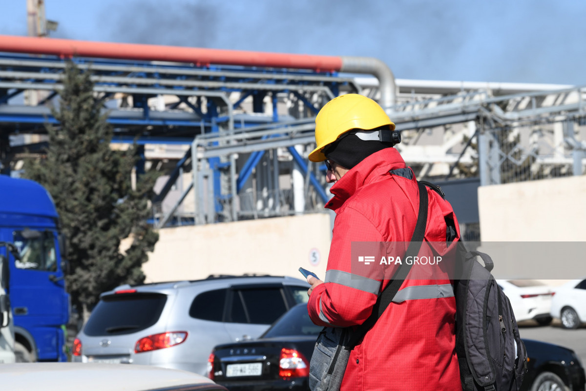 Пожар на территории нефтеперерабатывающего завода в Баку потушен- ОБНОВЛЕНО-1-ВИДЕО-ФОТО 