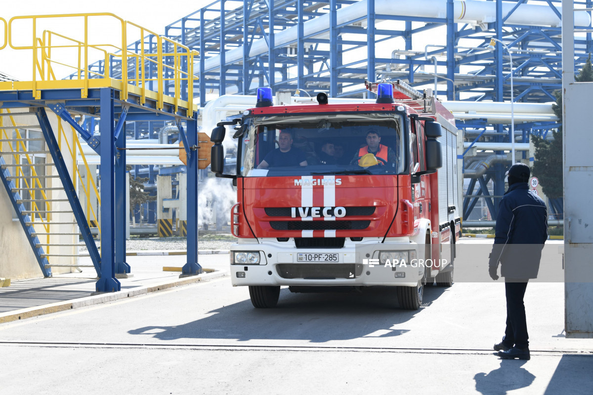 Пожар на территории нефтеперерабатывающего завода в Баку потушен- ОБНОВЛЕНО-1-ВИДЕО-ФОТО 