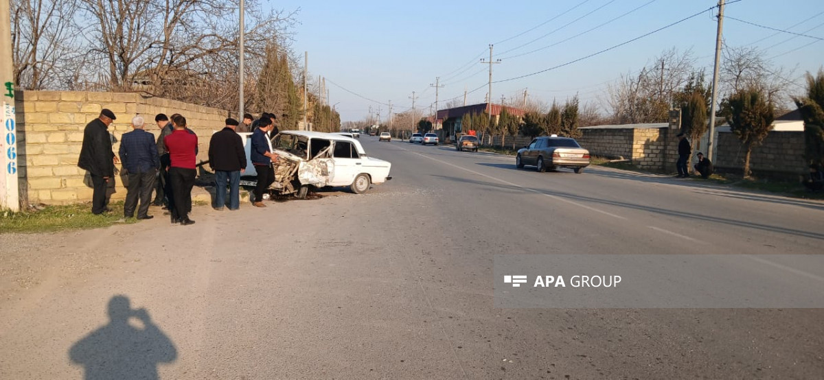 В Агджабеди автомобиль врезался в забор, пострадал водитель – ФОТО 