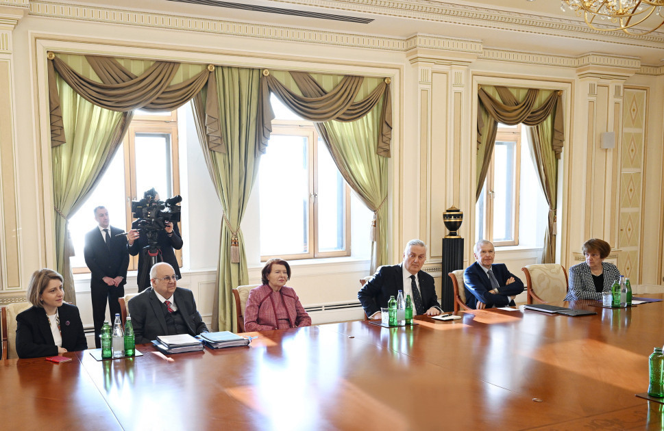 Президент Азербайджана принял сопредседателей  Международного центра Низами Гянджеви - ОБНОВЛЕНО 
