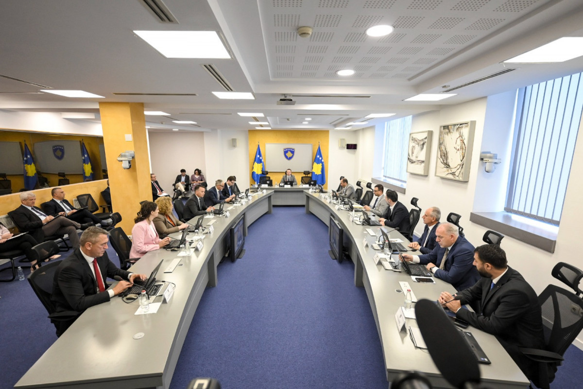 Парламент Сербии принял отставку правительства