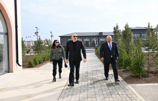 Президент Ильхам Алиев и первая леди Мехрибан Алиева приняли участие в  открытии первого этапа села Сарыджалы Агдамского района-ОБНОВЛЕНО-2 -ФОТО 