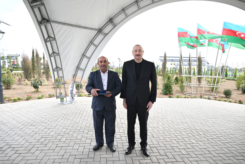 Президент Ильхам Алиев и первая леди Мехрибан Алиева приняли участие в  открытии первого этапа села Сарыджалы Агдамского района-ОБНОВЛЕНО-2 -ФОТО 
