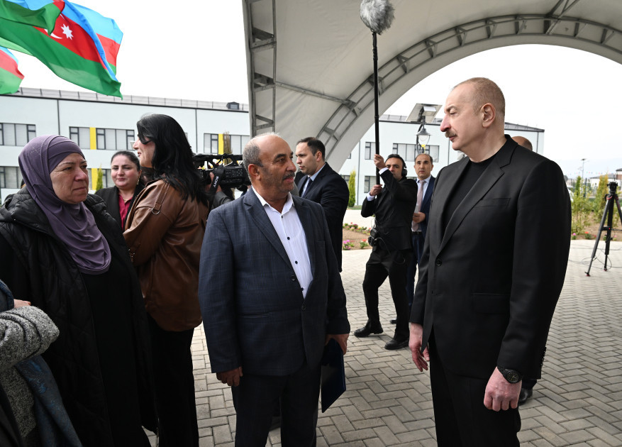 Президент Ильхам Алиев и первая леди Мехрибан Алиева приняли участие в  открытии первого этапа села Сарыджалы Агдамского района-ОБНОВЛЕНО-2 -ФОТО 