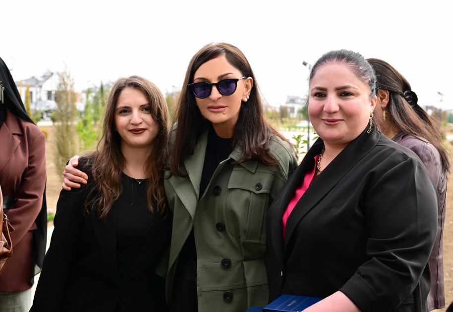 Президент Ильхам Алиев и первая леди Мехрибан Алиева приняли участие в  открытии первого этапа села Сарыджалы Агдамского района-ОБНОВЛЕНО-2 -ФОТО 
