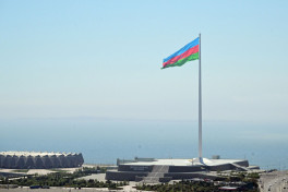 Генсек ЦК Коммунистической партии Вьетнама посетил Аллею шехидов