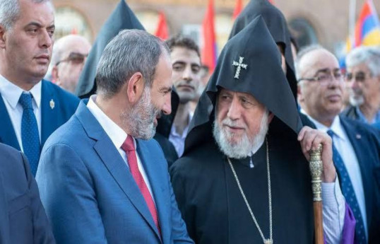 Пашинян обвинил брата Католикоса Гарегина II в работе на КГБ-ОБНОВЛЕНО 