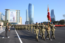 В Баку состоялся военный парад, посвящённый пятой годовщине Победы в Отечественной войне-ОБНОВЛЕНО-8 
