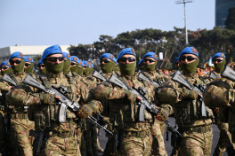В Баку состоялся военный парад, посвящённый пятой годовщине Победы в Отечественной войне-ОБНОВЛЕНО-8 
