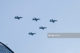Новые истребители JF-17, недавно принятые на вооружение, совершили полёт  над Баку -ФОТО 