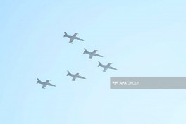 Новые истребители JF-17, недавно принятые на вооружение, совершили полёт  над Баку -ФОТО 