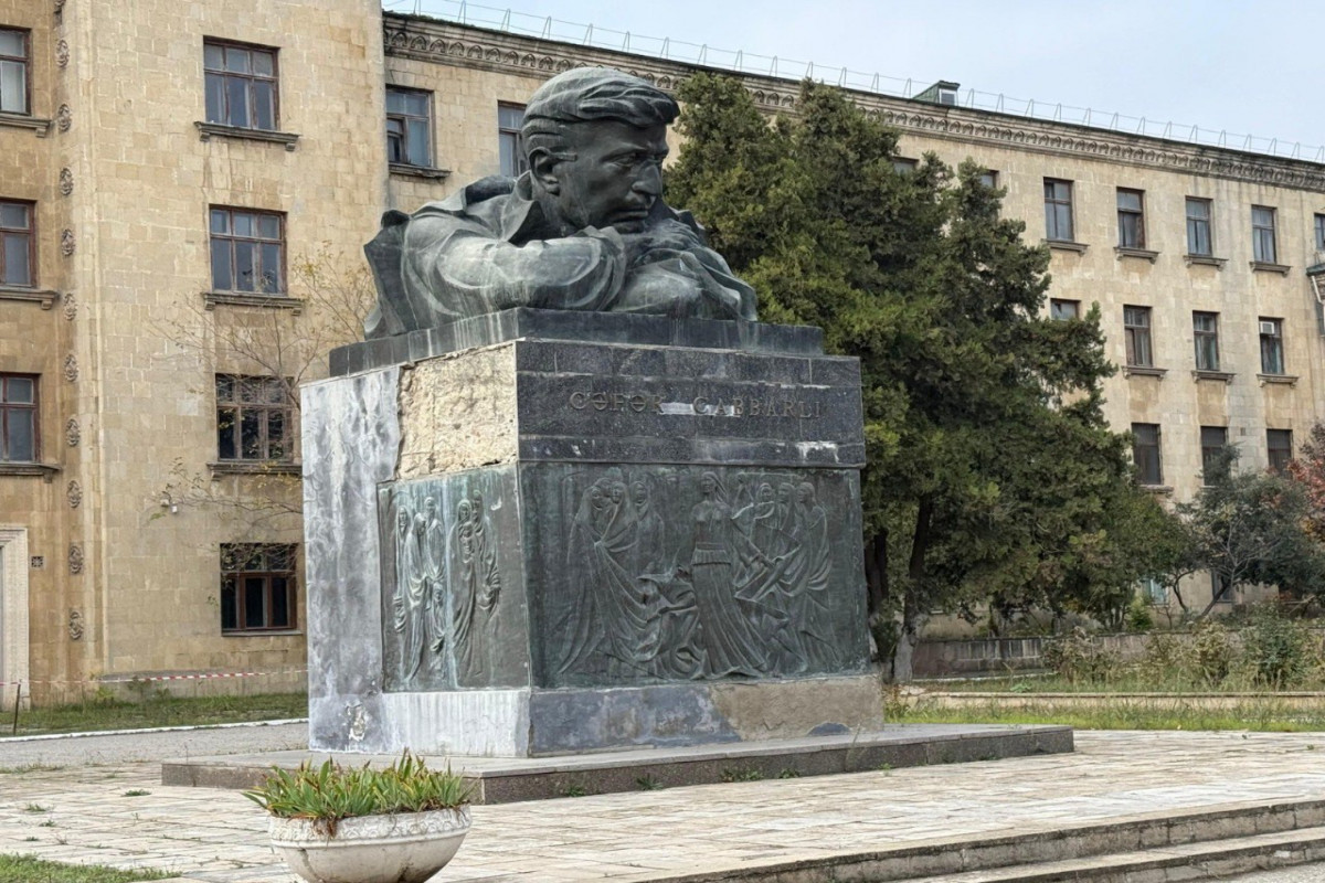 Бюст Джафара Джаббарлы будет отреставрирован