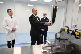 Президент Ильхам Алиев принял участие в открытии предприятия по производству лекарственных препаратов