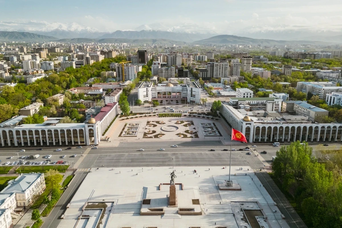 В Кыргызстане завершилось голосование на досрочных парламентских выборах -ОБНОВЛЕНО-1 