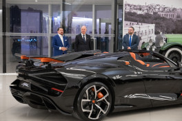 Bugatti Mistral – самый быстрый родстер в мире теперь в Азербайджане