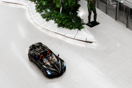 Bugatti Mistral – самый быстрый родстер в мире теперь в Азербайджане