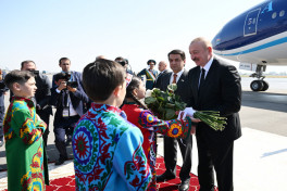 Президент Азербайджана прибыл с визитом в Таджикистан