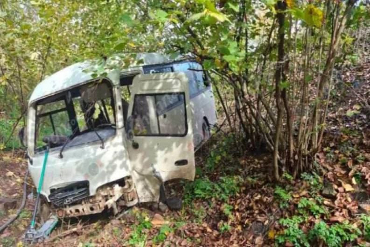 В Армении автобус попал в ДТП, пострадали 11 человек