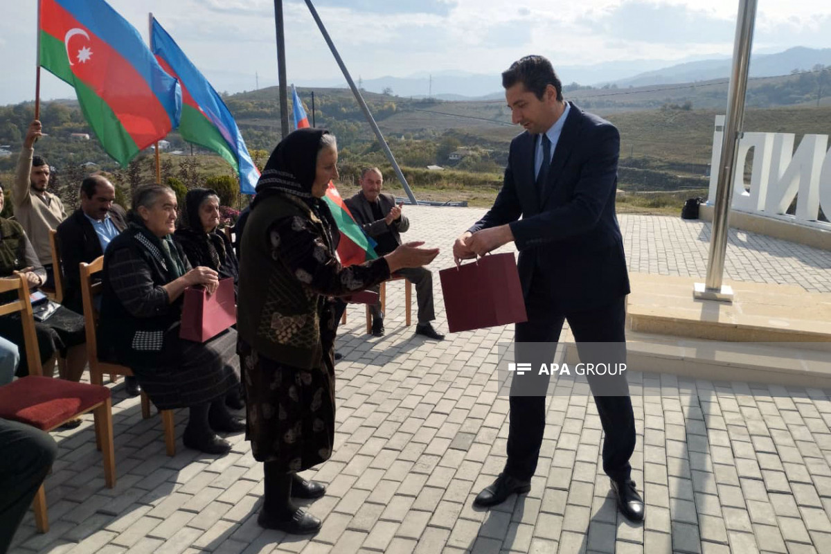 Очередная группа переселенцев прибыла в село Сеидбейли Ходжалинского района, им вручены ключи от квартир-ФОТО -ВИДЕО -ОБНОВЛЕНО-1 