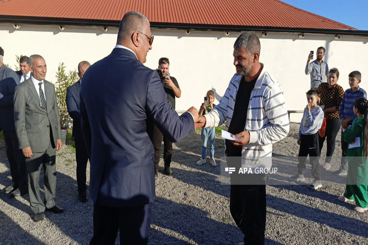 Жителям, переселившимся в село Сос Ходжавендского района, вручены ключи от домов-ОБНОВЛЕНО -ФОТО 