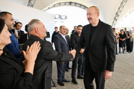 Президент Ильхам Алиев вручил жителям сёл Мамедбейли и Агалы Зангиланского района ключи от новых домов-ОБНОВЛЕНО 