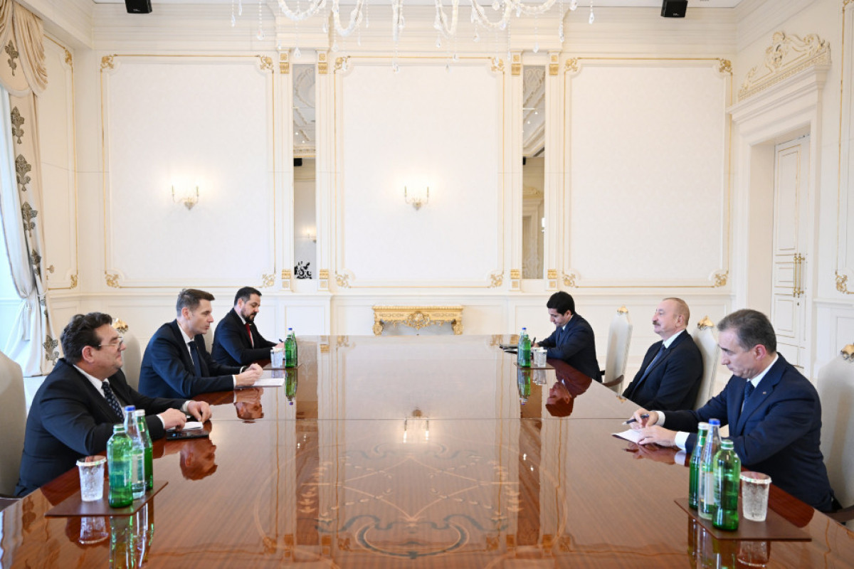 Президент Азербайджана принял председателя Сената румынского парламента