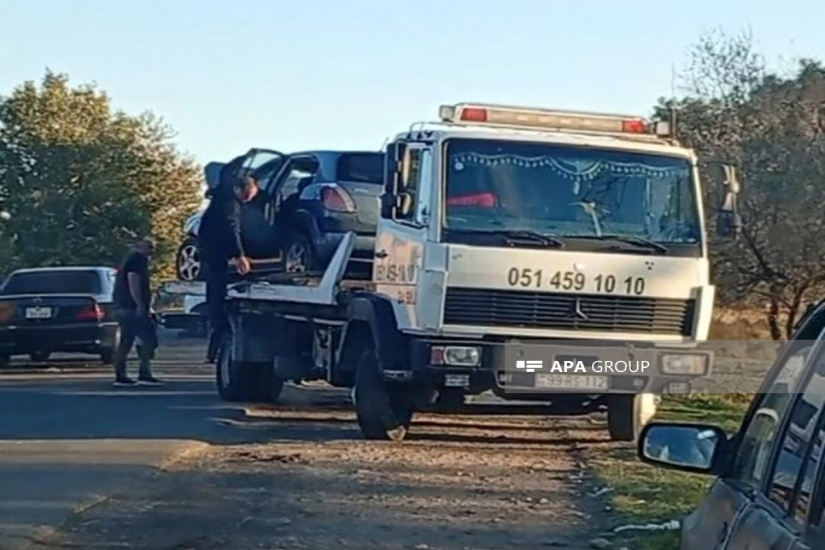 В Бейлагане столкнулись легковые автомобили, пострадали 4 человека